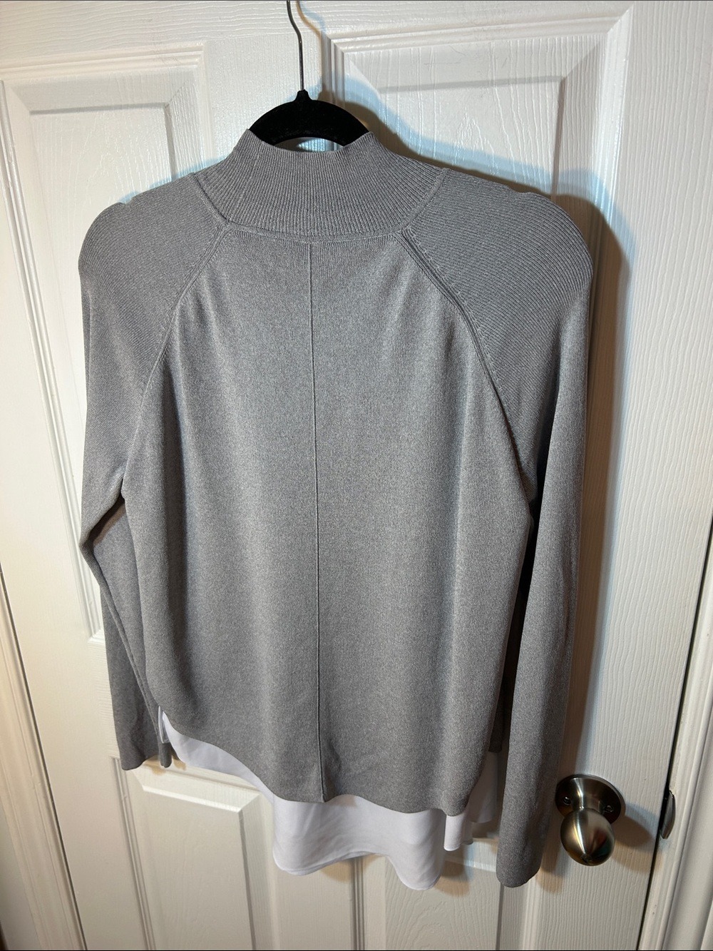 Ted Baker Popilia Light Gray Knit Mock-Neck Sweater size 2 medium - Picture 9 of 9
